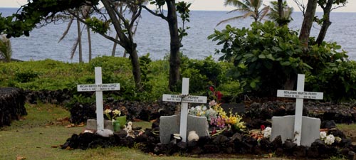 Graves at Wainapanapa Park