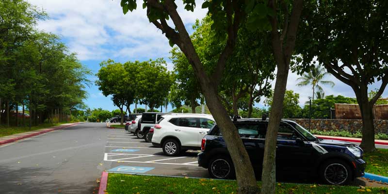 Keawakapu Beach central parking lot