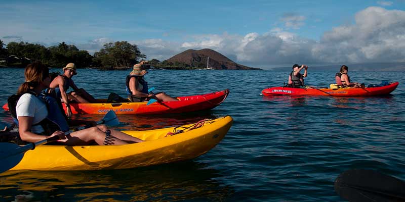 Kayaking to 5 graves 5 Caves